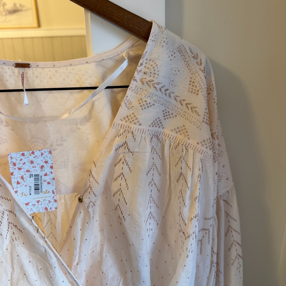 NWT Free People Cream Sparkly Patterned V-Neck Blouse, Size Large - Picture 14 of 14